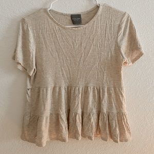 ✨ROSS OLIVIA RAE: Juniors/Teen M✨ Pelplum Cream Cropped Top